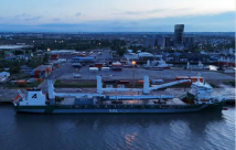 Mega S.A. avanza en su plan de crecimiento con la llegada de la torre deetanizadora a Bahía Blanca