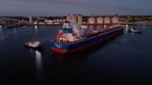 Hecho histórico: Ingresó a Puerto Quequén el buque que concretara el primer embarque  de trigo con destino a China