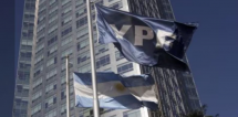 Fallo en EE.UU. reconfigura el frente judicial por YPF y alivia el frente financiero argentino