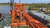 Ingeniería logística sobre el río: trasladaron 57 toneladas de estructuras de acero desde Rosario hasta Montevideo