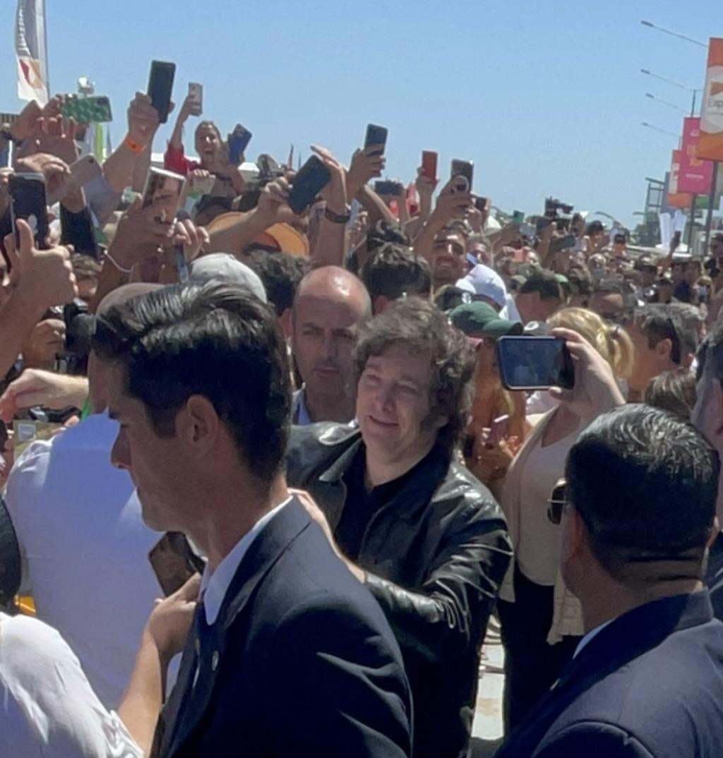 Milei pidió avanzar hacia una Argentina mejor 