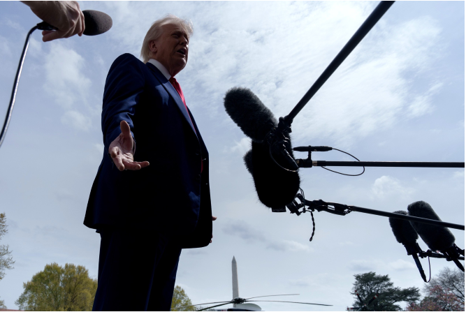 Trump da marcha atrás las tarifas no-chinas, aumentando la incertudumbre en el trasporte marítimo
