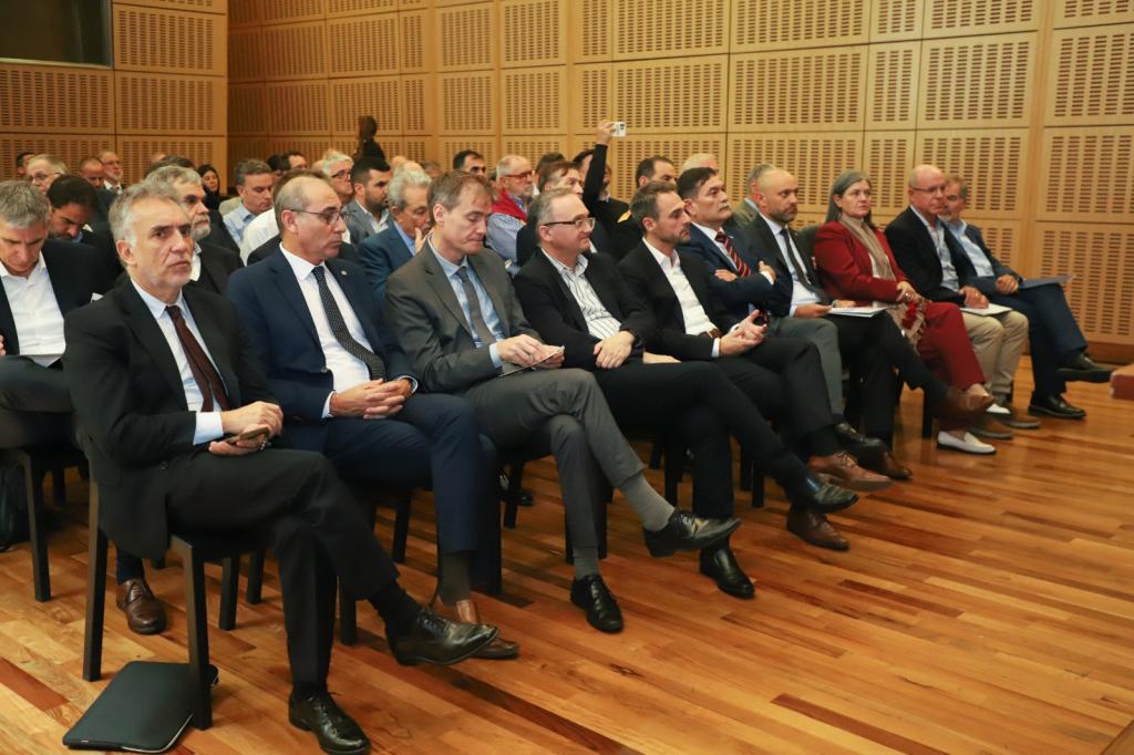 Mesa de Diálogo Interdisciplinaria para el Desarrollo Fluvial de la Vía Navegable Troncal