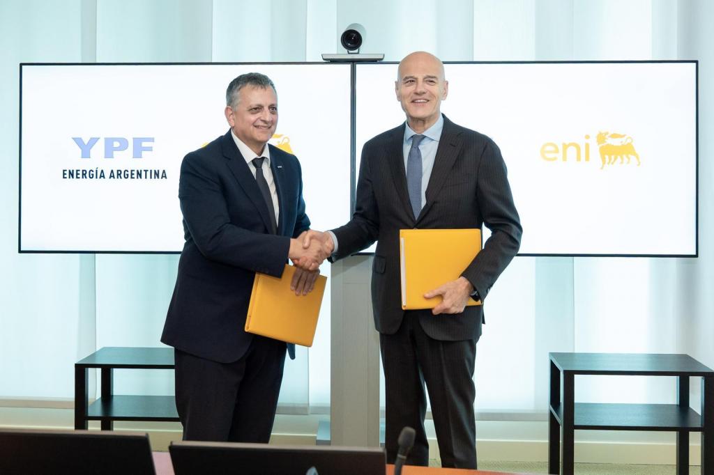YPF y Eni firman un Memorando de Entendimiento  para una fase del proyecto Argentina LNG