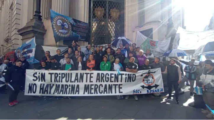 Movilización en Rosario en defensa de la marina mercante