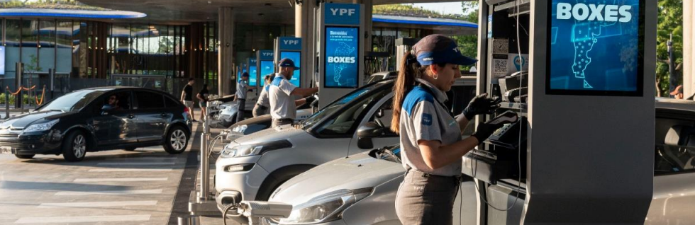 YPF implementa nuevo esquema de precios diferenciados por modalidad y bandas horarias