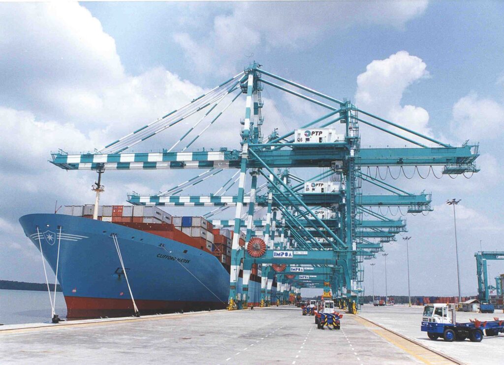 IMPSA se prepara para competir en licitaciones de grúas para puertos en los Estados Unidos