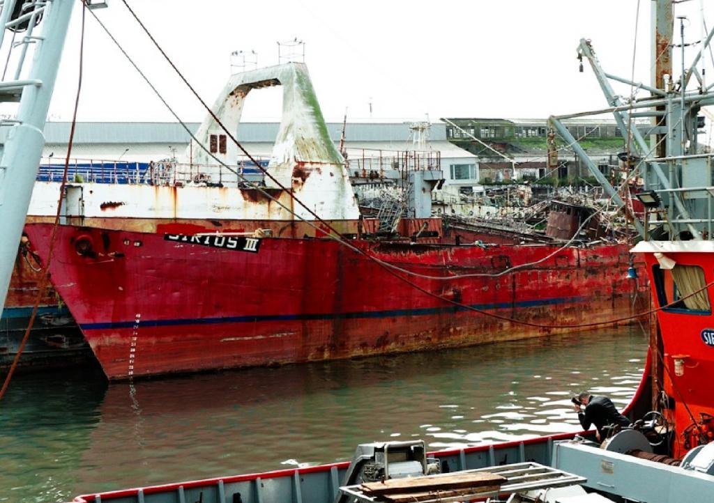 Con un nuevo desguace avanza el plan de recuperación y reordenamiento del espacio operativo del Puerto Mar del Plata