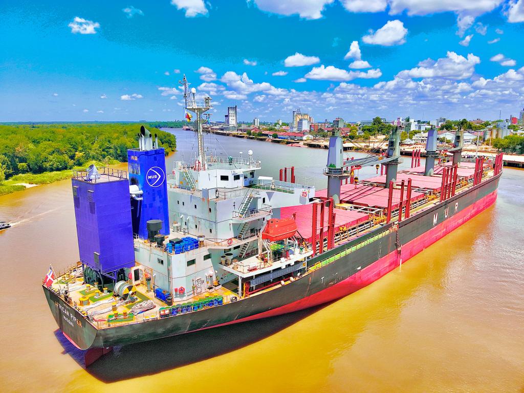 Intensa actividad en el puerto de Concepción del Uruguay   