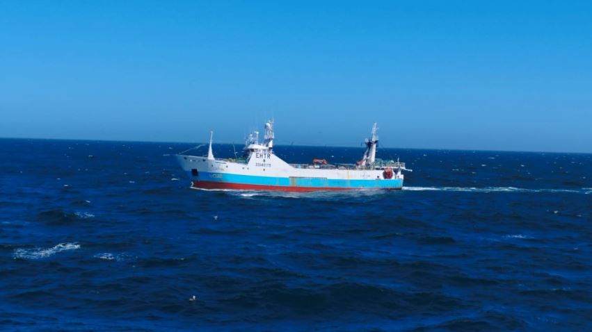 Prefectura detectó un buque pesquero extranjero en la Zona Económica Exclusiva Argentina