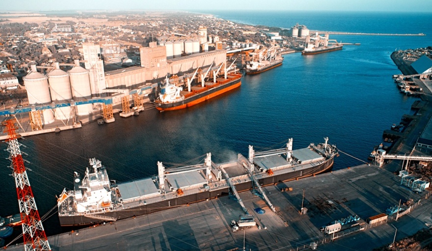 Puerto Quequén establece la contratación de serenos de buques para reforzar la seguridad operativa