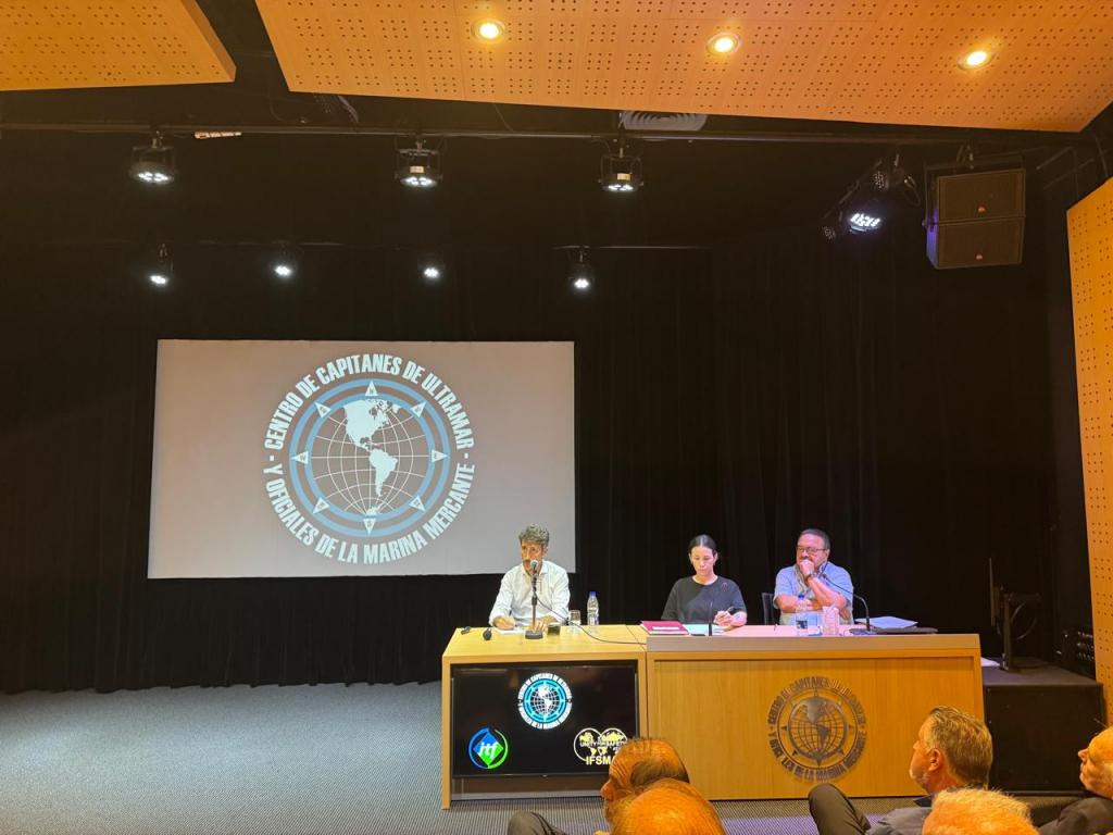 Letcher ante capitanes de la Marina Mercante: “La reforma laboral desfinancia la seguridad social y baja salarios