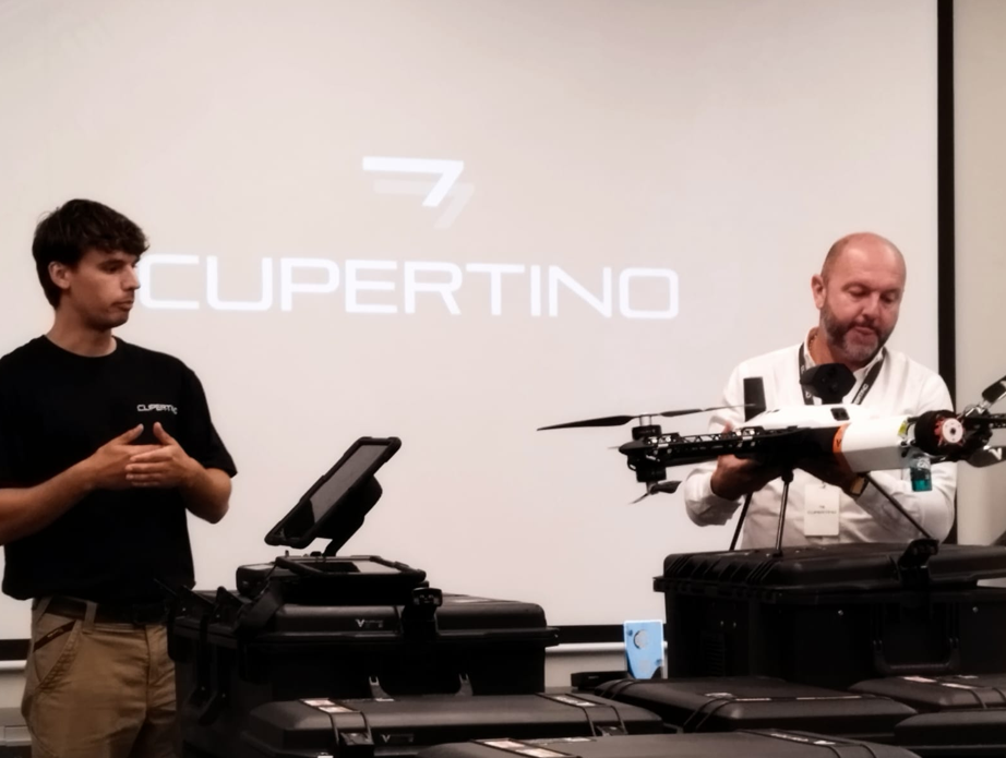 El futuro de la inspección industrial: Cupertino AI y Voliro AG revolucionan el mantenimiento con robótica aérea de contacto