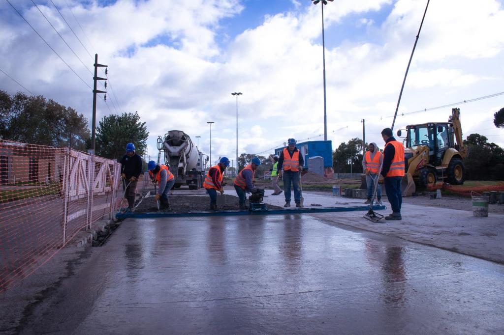 Puerto de Quequén avanza con la obra de bacheo en la Av. Almirante Brown para optimizar la logística y el tránsito urbano