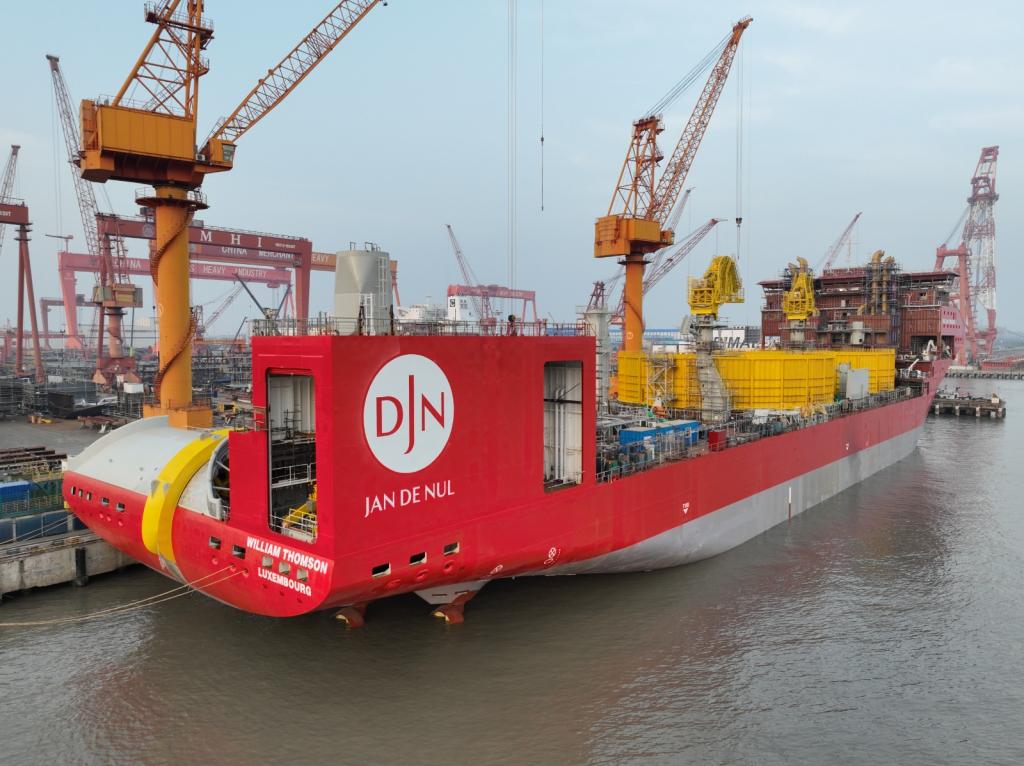 Jan de Nul lanza uno de los mayores buques del mundo para tendido de cables submarinos