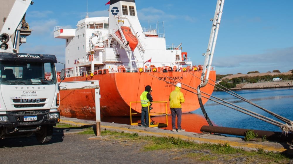Puerto Quequén avanza con obras clave de infraestructura para consolidar la seguridad y operatividad de sus muelles