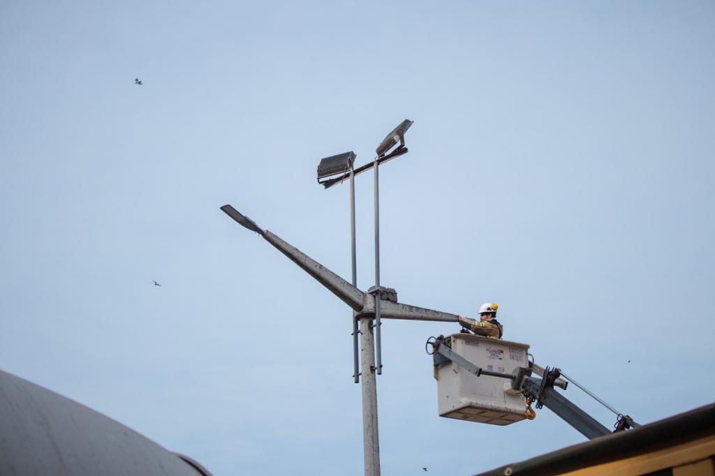 Puerto Quequén avanza en su modernización con nueva iluminación LED en la zona secundaria