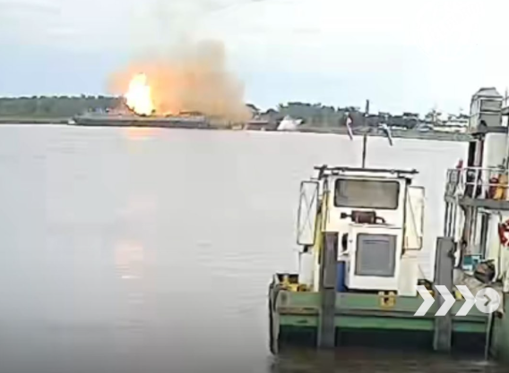 Cinco trabajadores murieron tras la explosión de una barcaza tanque durante tareas de mantenimiento en Paraguay