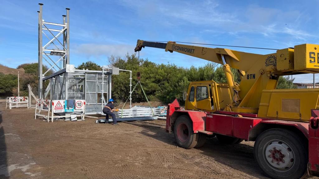 Puerto Quequén avanza con la construcción de una nueva baliza para reforzar la seguridad de la navegación