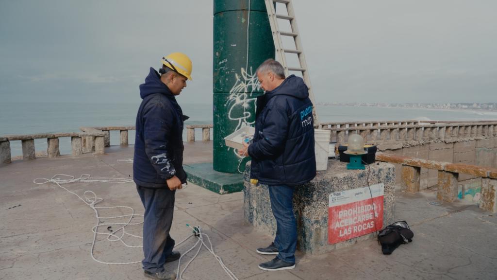 Se inicia un plan de renovación de balizas para fortalecer la seguridad náutica  en el puerto de Mar del Plata