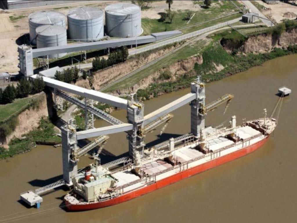 Más de 4,5 millones de toneladas esperan embarque y el Up-River concentra el 85% de las cargas