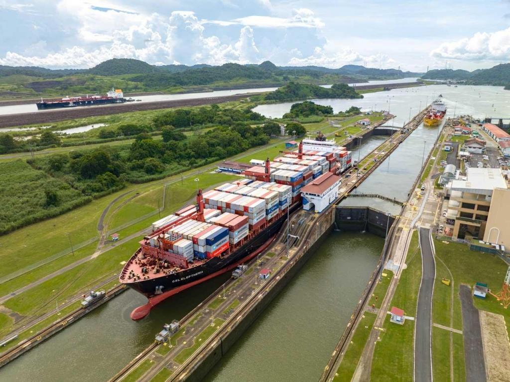 El Canal de Panamá reducirá el tránsito de buques ante la caída de las lluvias
