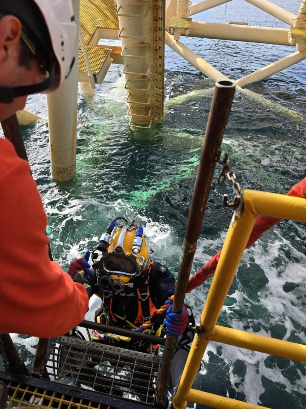 RN Salvamento despliega 30 buzos en el operativo offshore del VMOS