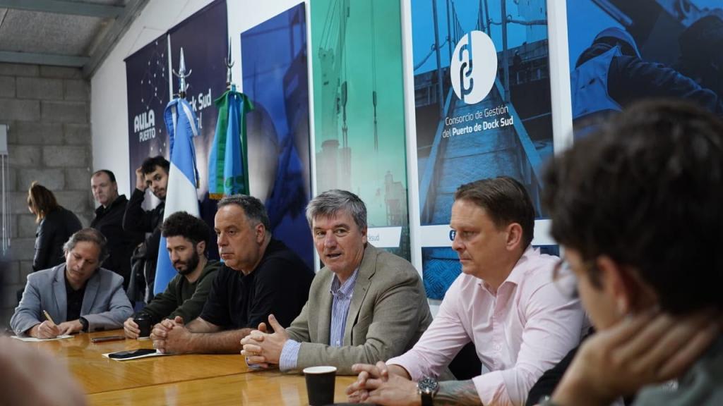 Puerto Dock Sud impulsa herramientas financieras para proyectar la producción regional al mundo