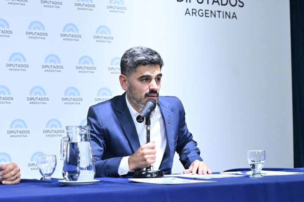 Cabotaje: advierten que una apertura sin restricciones podría poner en riesgo a la Marina Mercante argentina